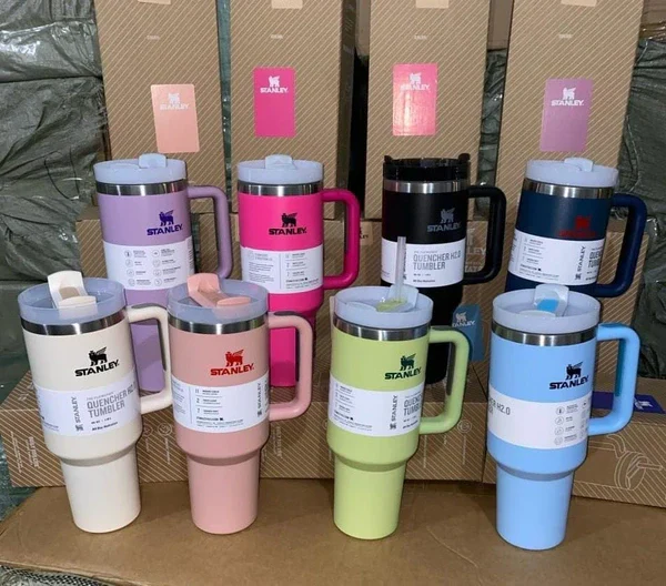 [Tumblers black] Stanley Quencher Insulated Tumblers 1200 ml in solid colours (Black)